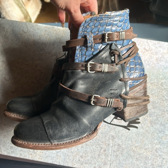 Freebird by Steven - Picture 6 of 15